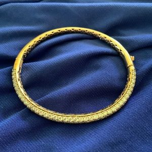 Rose Gold-plated Sterling Silver Cubic Zirconia Hinged Bangle